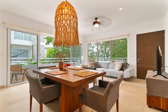 Encanto Private Balcony 2 Pools 5 Minutes To Beach