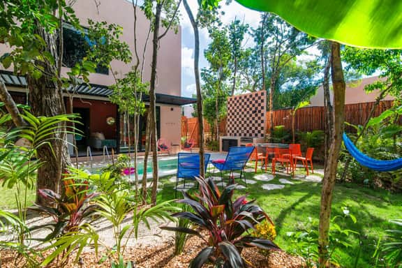 Casa Lush | Pvt Pool | Rooftop | 10 Min to Beach